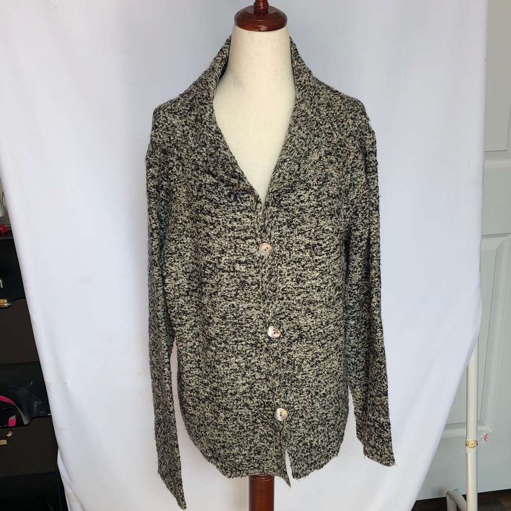 Elegant Black and White Women's Cardigan with Sea Shell Buttons